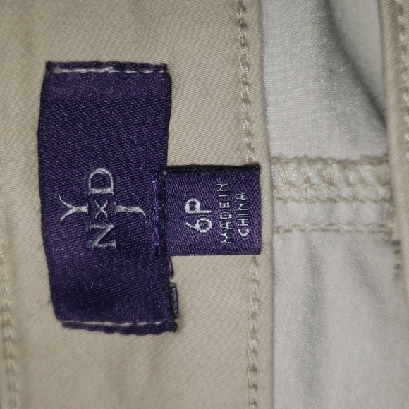 𝅺NYDJ Karen Capri Jeans - Women's - Picture 10 of 11